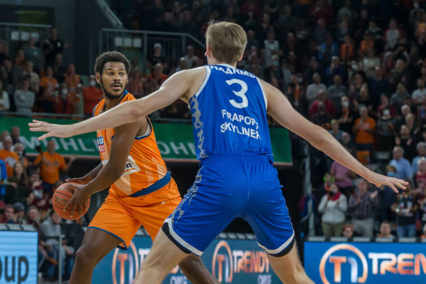 更是他对足 更是他对足