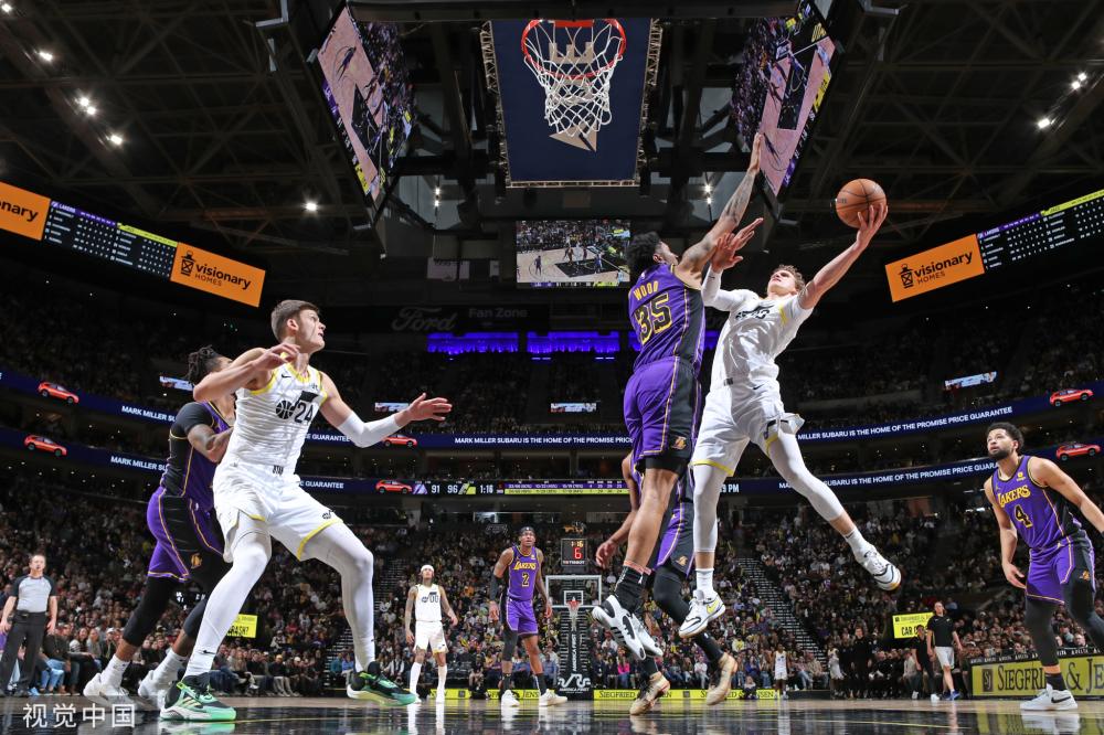 斯玛特：训练感觉很好，计划出战下场NBA杯1／4决赛（斯玛特训练状态良好，预计出战下一场NBA杯四分之一决赛）